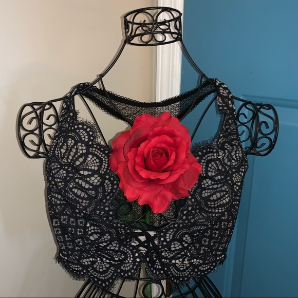 💄💋Victoria's Secret Lace Bralette Sz. L💋💄 - Picture 2 of 6